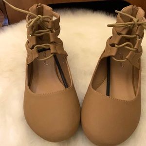 Beautiful lace-up flats in size 7.5